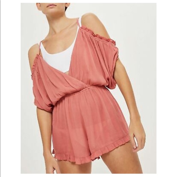 Cute cold shoulder play suit by TOPSHOP ✨ - Picture 2 of 4